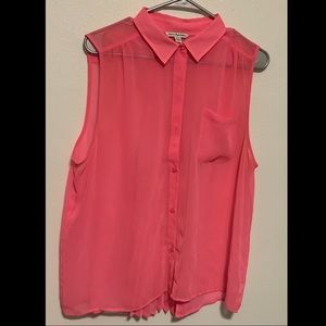American Eagle sleeveless shirt